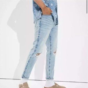 American Eagle Slim Jeans Distressed Light Wash 30 x 32